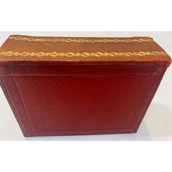 Vintage Small LEATHER LIDDED TRINKET BOX WITH GOLD ACCENT - Picture 4 of 7